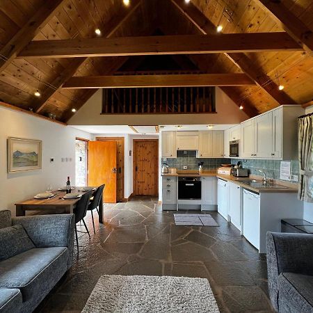 Tigh Phadraig At Marys Thatched Cottages Elgol Экстерьер фото