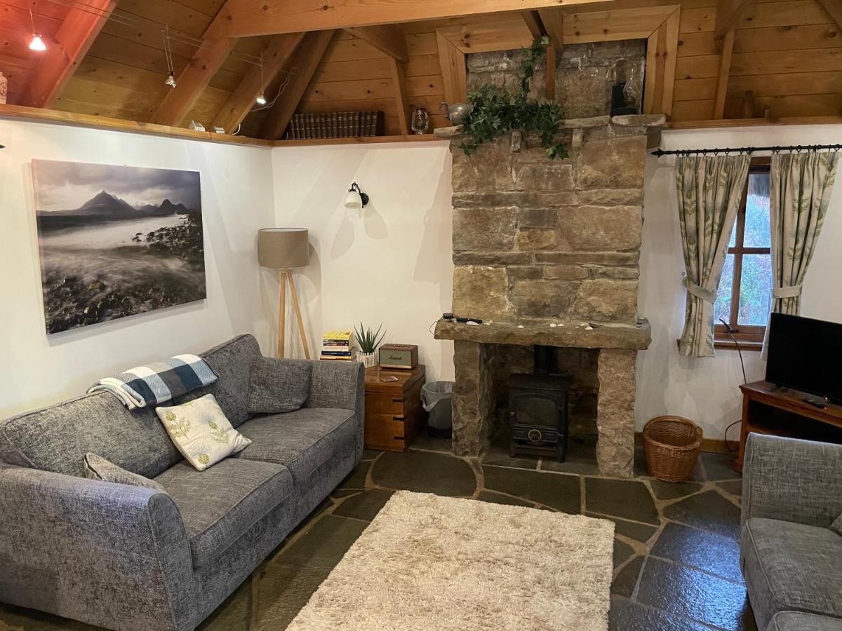 Tigh Phadraig At Marys Thatched Cottages Elgol Экстерьер фото